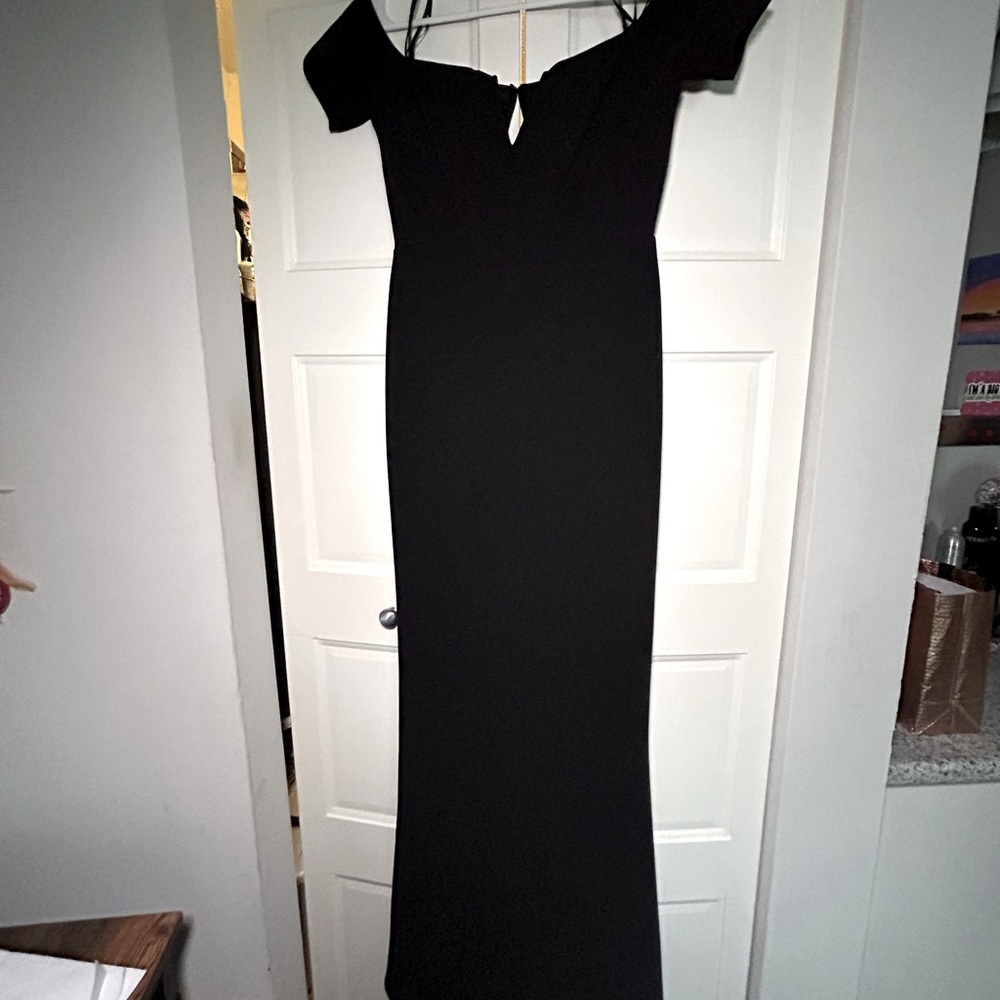 Lulu’s Long Black Dress Size Small